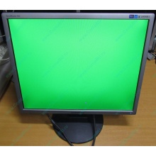 Монитор 19" Samsung SyncMaster 943N на экране малозаметные царапинки (Новый Уренгой)